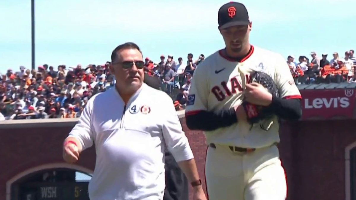Giants' Snell Exits Game with Tight Groin, MRI Scheduled for Monday