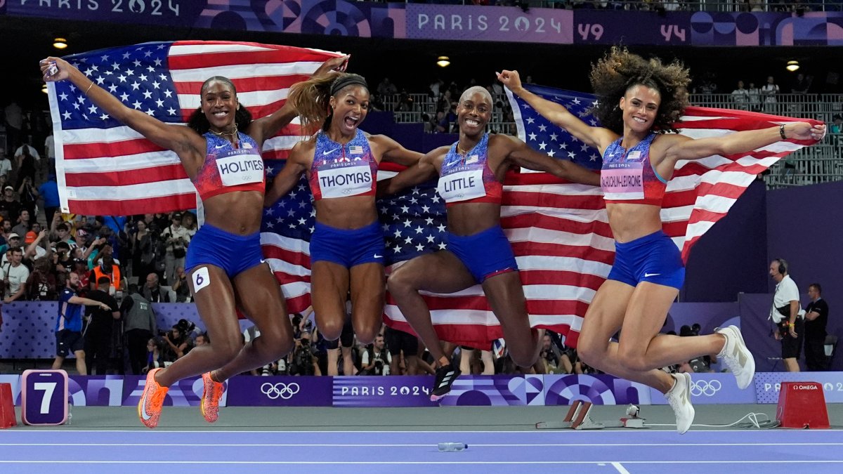 Sydney McLaughlinLevrone, Gabby Thomas lead US to Olympic relay win Sydney McLaughlinLevrone, Gabby Thomas lead US to Olympic relay win