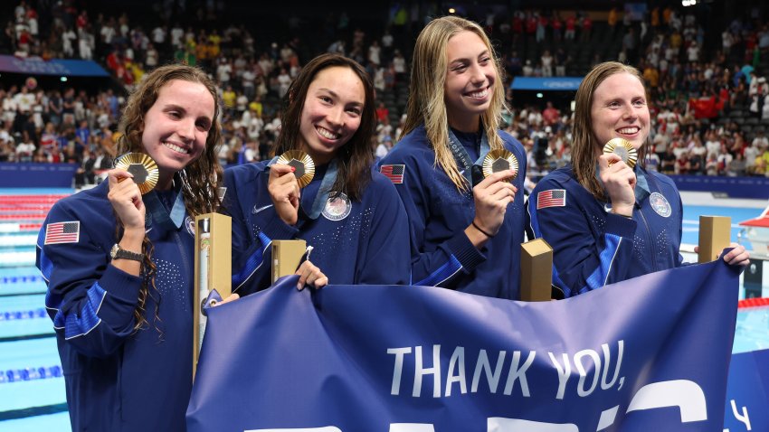 HIGHLIGHTS: Team USA win gold, swim world record in 4x100m medley relay