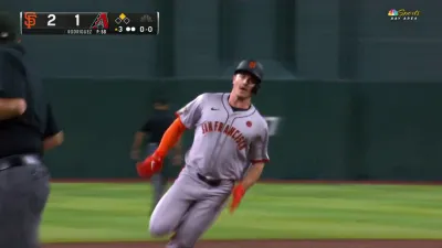 Giants' Chapman hits inside-the-park home run vs. D-backs