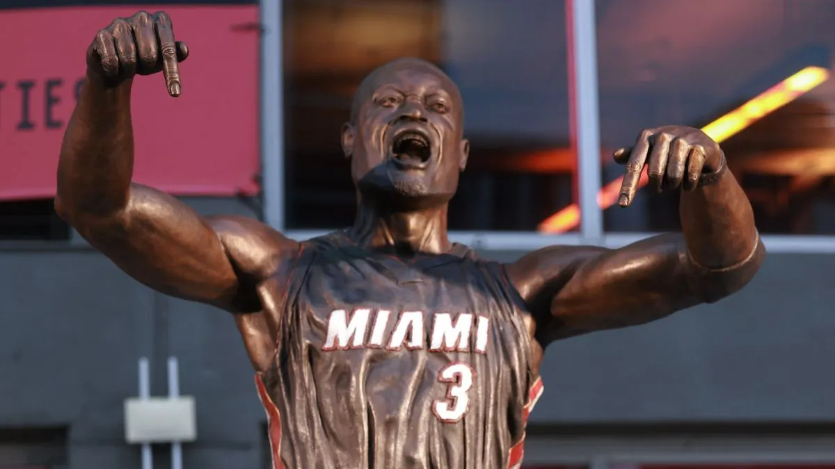 Draymond Green baffled by Dwyane Wade mistake at Miami Heat statue – NBC Sports Bay Area & California