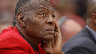 CHICAGO, IL – NOVEMBER 10:  Former Chicago Bull player Bob Love watches as the Bulls take on the Indiana Pacers at the United Center on November 10, 2017 in Chicago, Illinois. The Pacers defeated the Bulls 105-87. NOTE TO USER: User expressly acknowledges and agrees that, by downloading and or using this photograph, User is consenting to the terms and conditions of the Getty Images License Agreement.  (Photo by Jonathan Daniel/Getty Images)