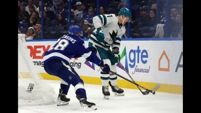 Sharks' win streak snapped in blowout loss to Lightning