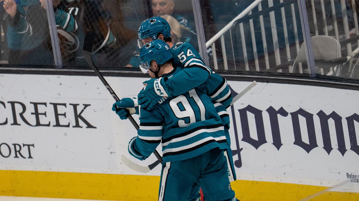 Giles showing why Sharks targeted him in Vanecek trade