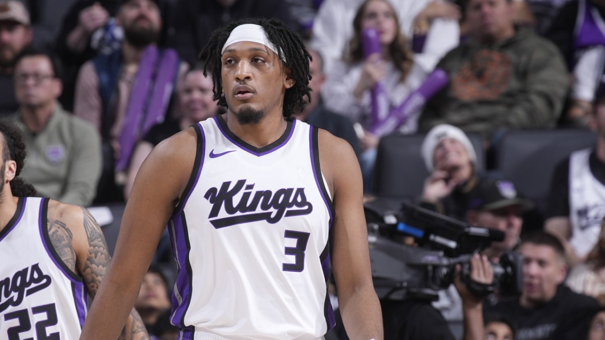 Kings convert Isaac Jones to reported standard two-year contract