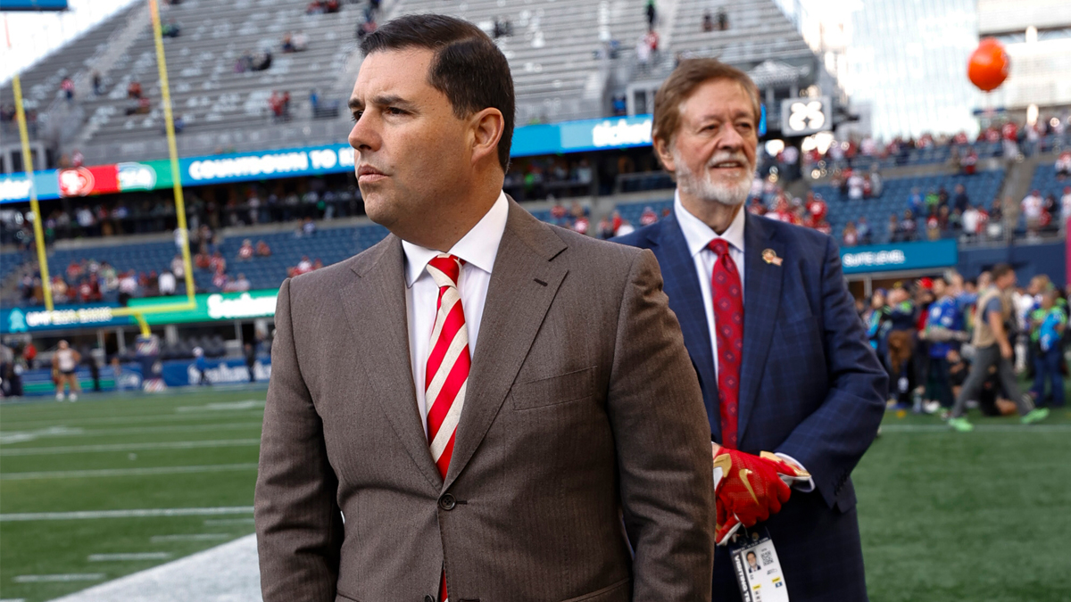 Giám đốc điều hành của 49ers, Jed York, xác nhận gia đình có thể bán một phần cổ phần sở hữu nhỏ trong đội