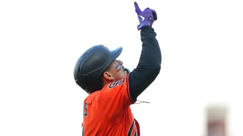SAN FRANCISCO, CALIFORNIA – JULY 11: Willy Adames #2 of the San Francisco Giants celebrates after he hit a solo home run against the Los Angeles Dodgers in the bottom of the second inning at Oracle Park on July 11, 2025 in San Francisco, California. (Photo by Thearon W. Henderson/Getty Images)