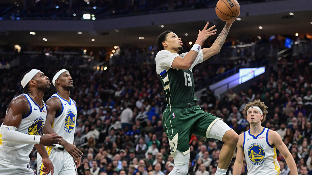 How Warriors third quarter magic disappeared in loss to Bucks NBC