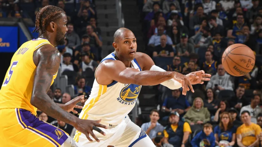 SAN FRANCISCO, CA – OCTOBER 5:  Al Horford #20 of the Golden State Warriors passes the ball during the game against the Los Angeles Lakers on October 5, 2025 at Chase Center in San Francisco, California. NOTE TO USER: User expressly acknowledges and agrees that, by downloading and or using this photograph, user is consenting to the terms and conditions of Getty Images License Agreement. Mandatory Copyright Notice: Copyright 2025 NBAE (Photo by Noah Graham/NBAE via Getty Images)