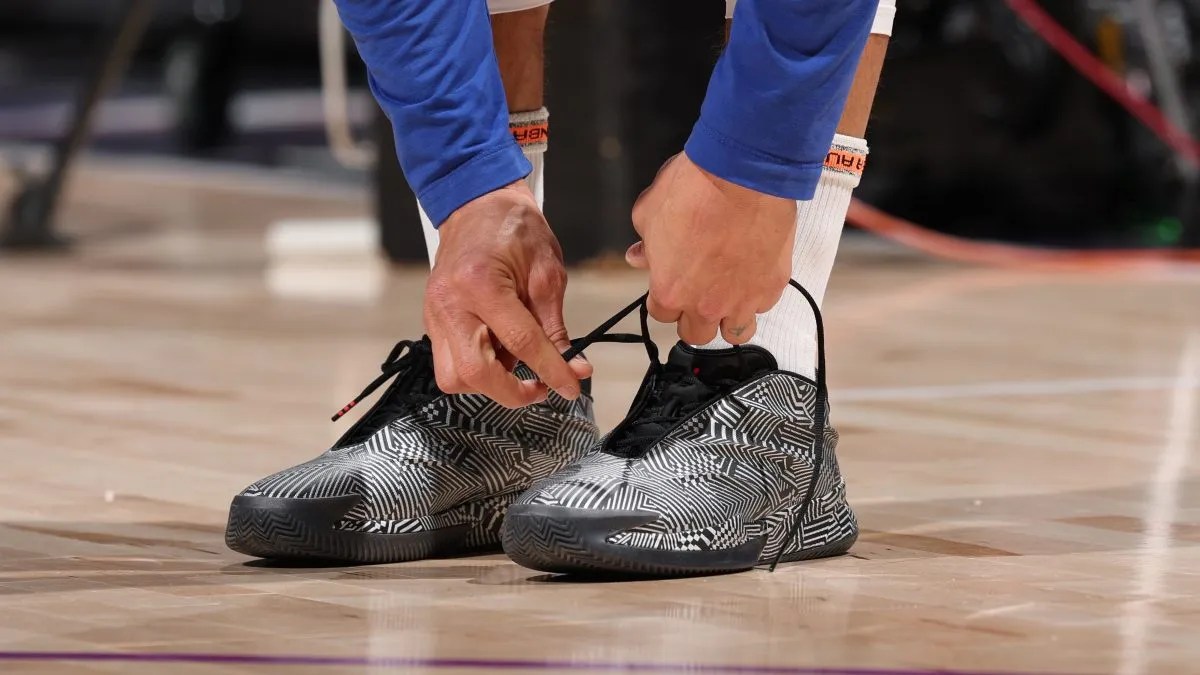 Steph Curry debuts new Adidas Crazy Energy shoes in Minnesota as sneaker free-agency tour continues