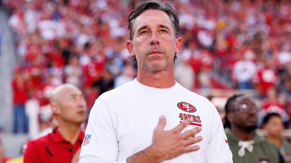 Coach Kyle Shanahan 'challenging himself' during 49ers training camp as he recovers from accident