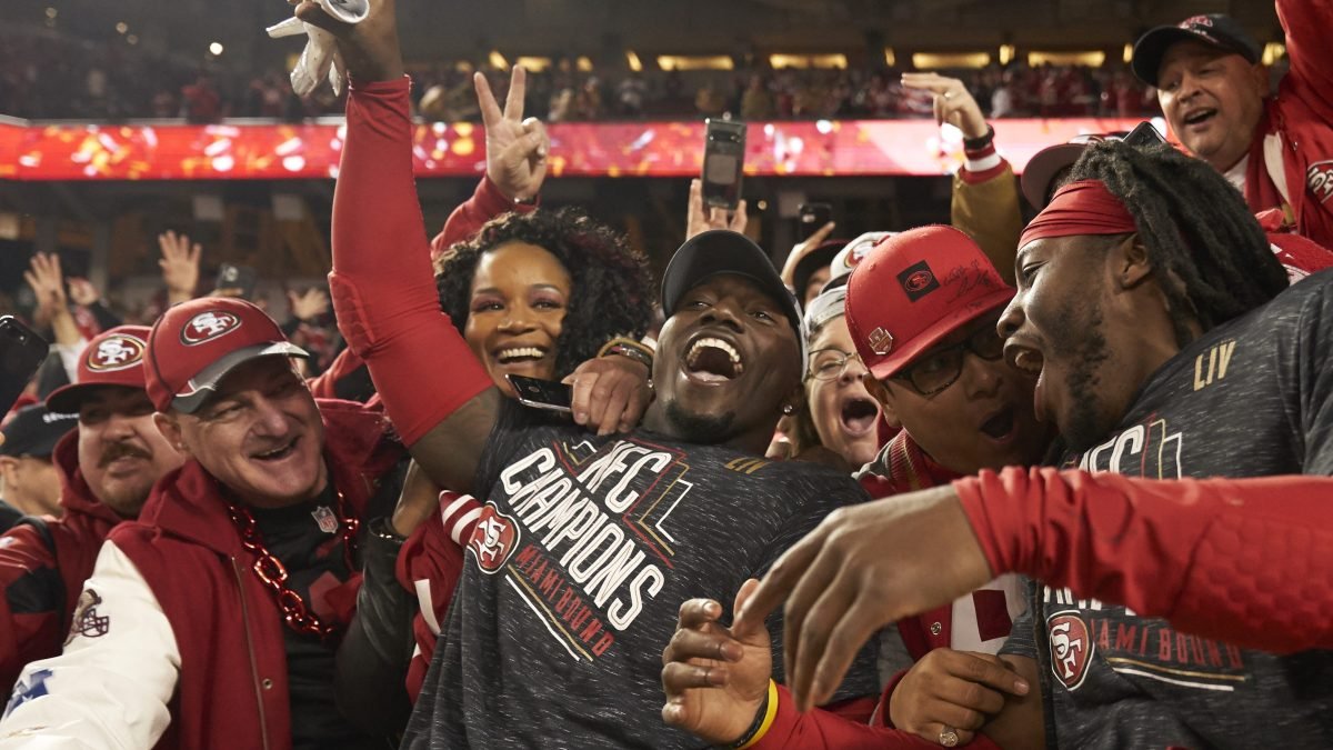 Deebo Samuel's return inspires celebration, some questions from 49ers Faithful on social media