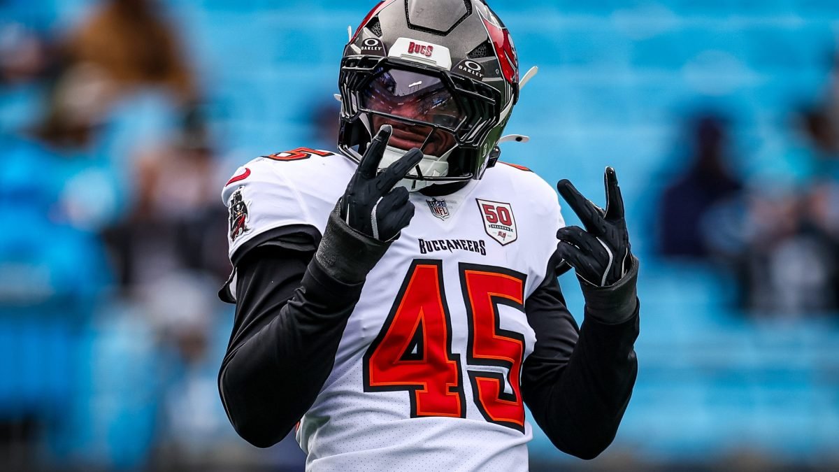 Source: 49ers trade running back Zamir White to Saints for former Pro Bowl linebacker Deion Jones