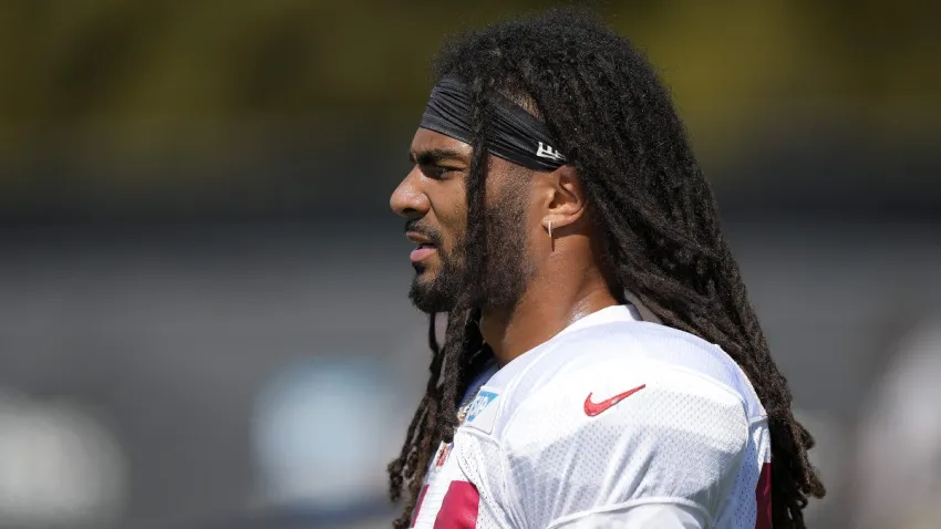 SANTA CLARA, CALIFORNIA – AUGUST 04: Fred Warner #54 of the San Francisco 49ers works out during training camp at SAP Performance Facility on August 04, 2023 in Santa Clara, California. (Photo by Thearon W. Henderson/Getty Images)