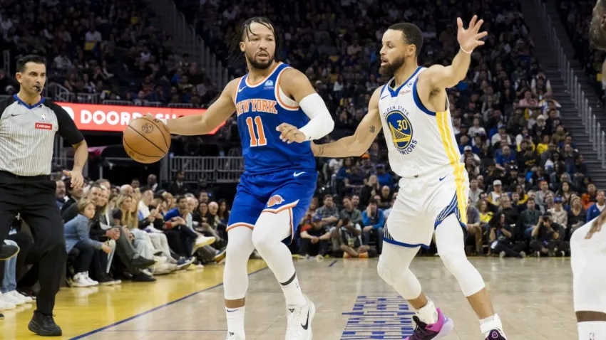 Mar 18, 2024; San Francisco, California, USA; Golden State Warriors guard Stephen Curry (30) guards New York Knicks guard Jalen Brunson (11) during the first half at Chase Center. Mandatory Credit: John Hefti-USA TODAY Sports