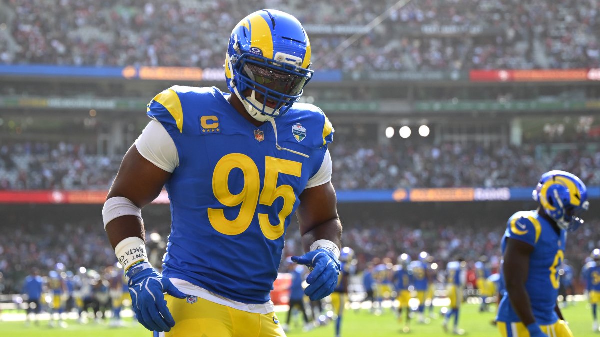 Rams star Myles Garrett reportedly will undergo knee surgery, to be placed on injured reserve