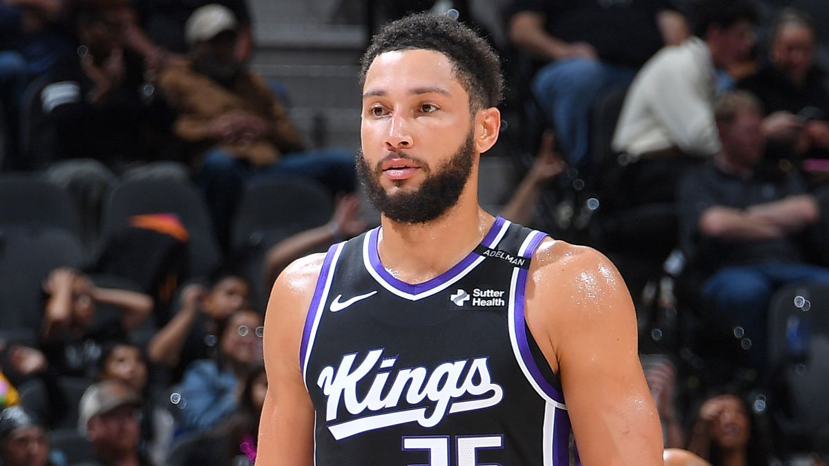 Veteran Kings guard Ben Simmons suffered a torn right Achilles in the team's practice on Sunday