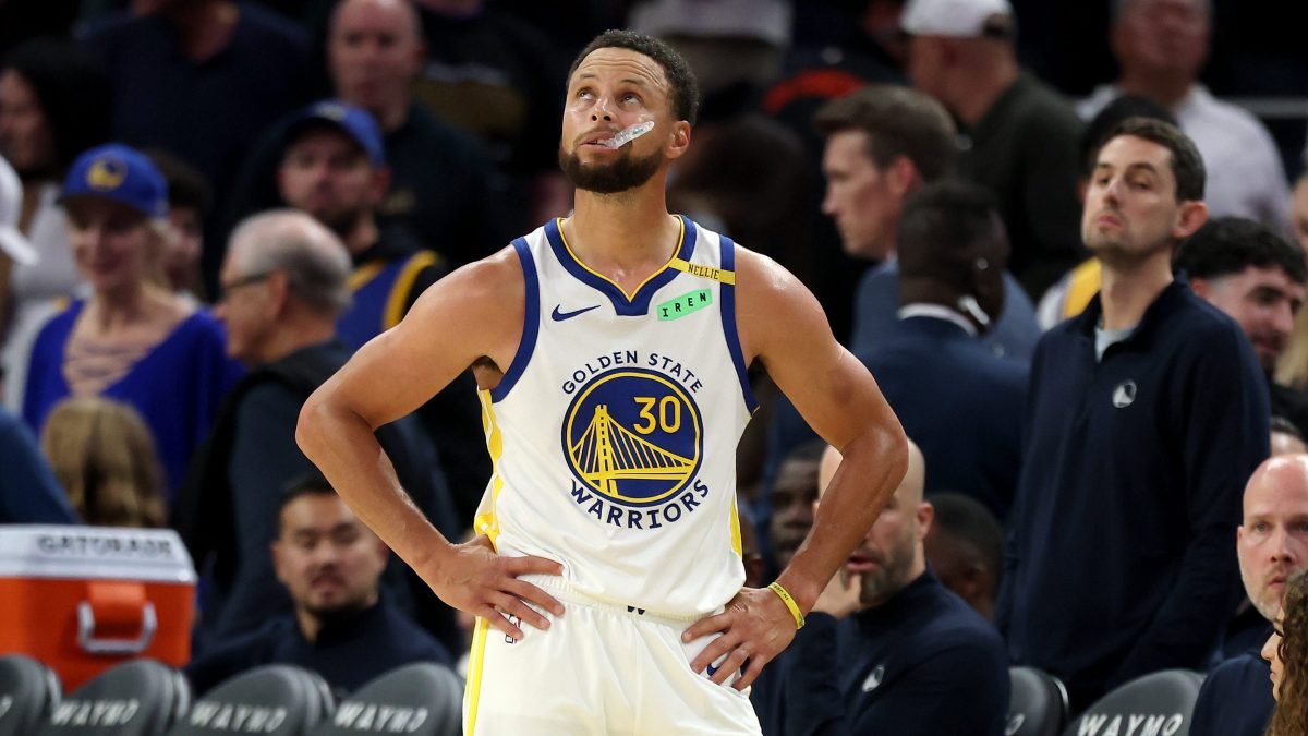 Warriors feel 'sting' in familiar way, waste opportunity after blowing 12-point lead vs. Grizzlies
