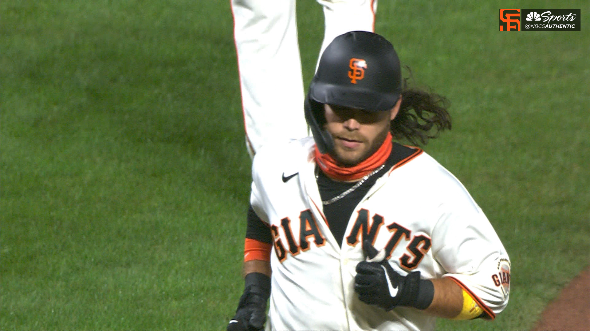 Photos from San Francisco Giants shortstop Brandon Crawford receives  multiple ovations from fans during last game of the season